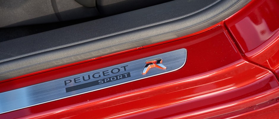 Peugeot RCZ-R